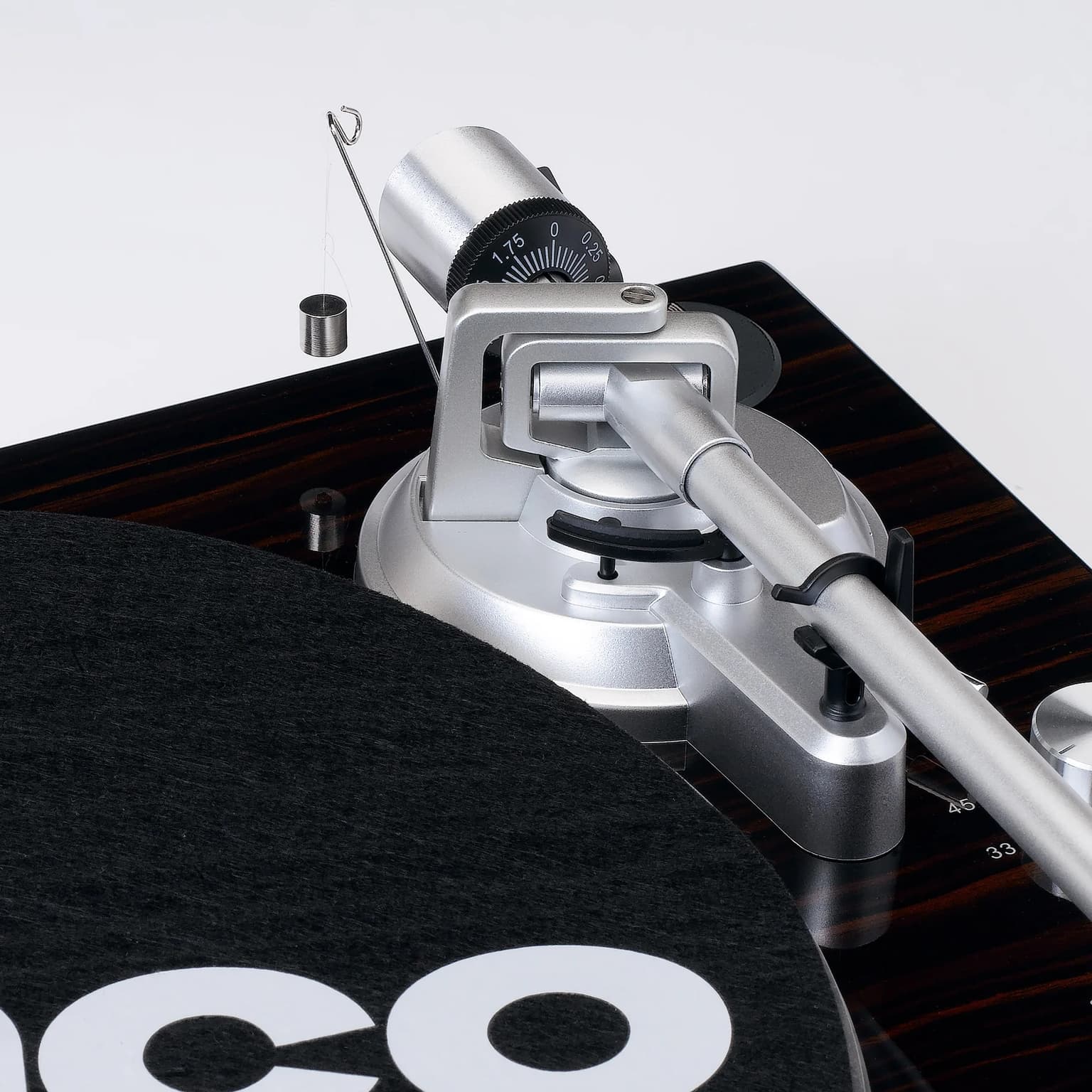 програвач вінілу lbt-188wa_51cb3fb2-e9c5-4425-9437-5e1b24440e80_image-1757188148900