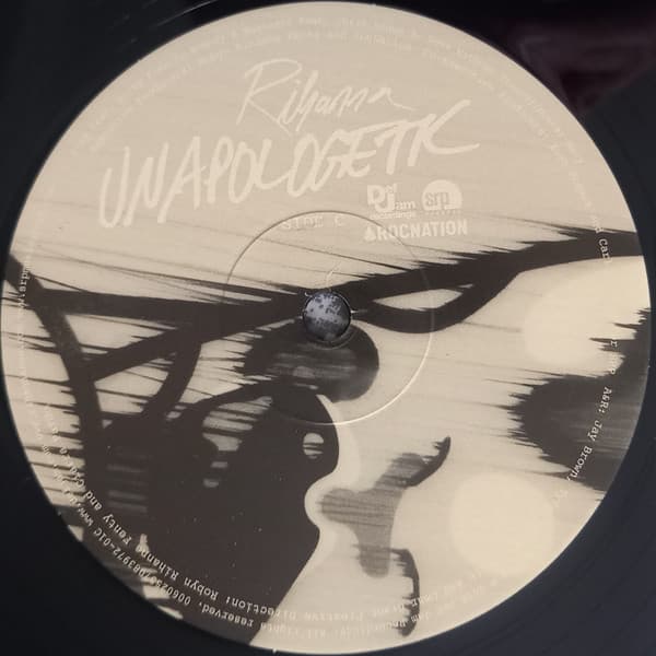 вінілова платівка lp2 rihanna: unapologetic_f301a7e2-5553-44be-bb63-6584febabd05_image-1757188154816