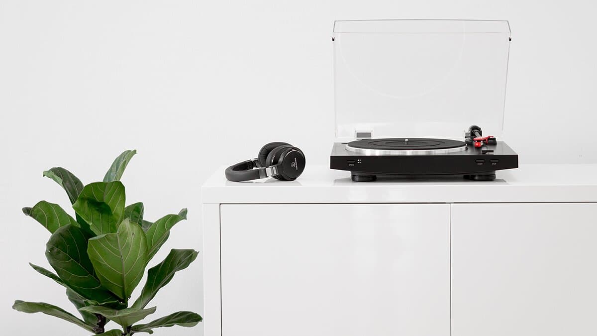 програвач вінілу audio-technica at-lp3 black_b3f5cbba-fcdb-43e2-9ff5-6ac422d5e317_image-1757188147284